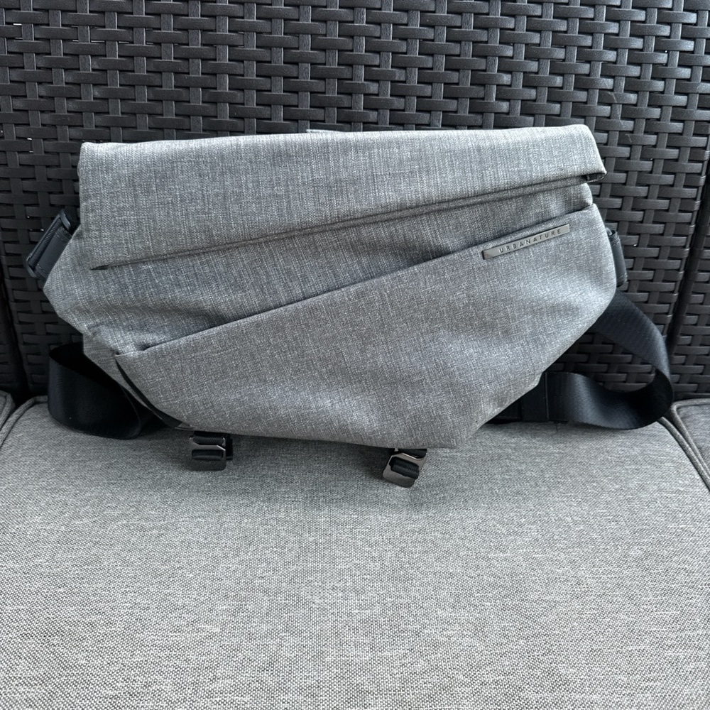 NIID Radiant R1 Urban Sling Bag